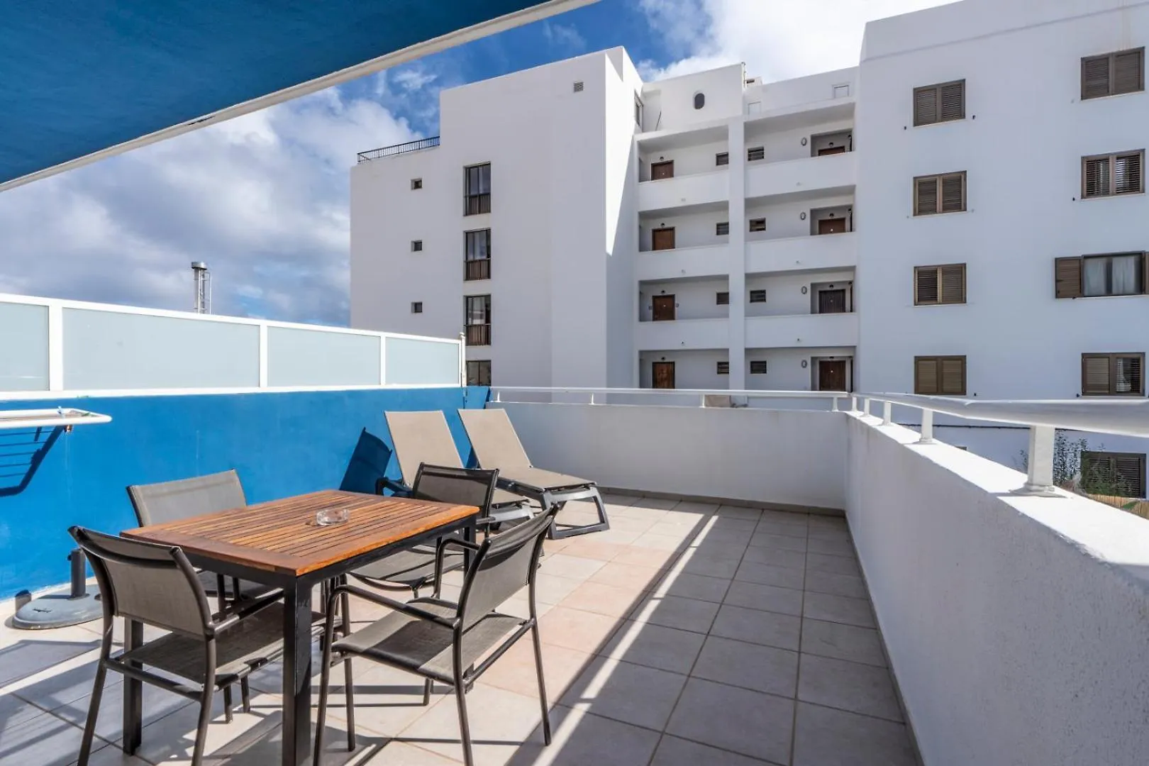 Apartamentos Cel Blau Santa Eularia des Riu 0*,  Spain